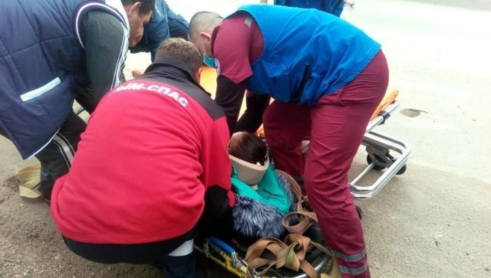 Женщина упала в двухметровое углубление. Фото: пресс-служба МЧС по РК