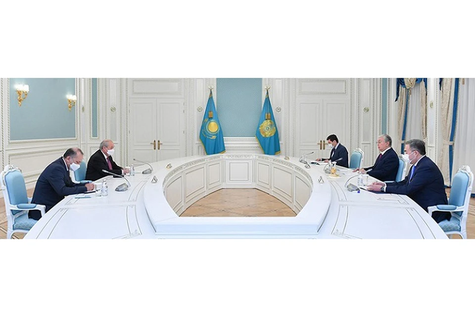 В ходе встречи обсуждены текущее состояние и перспективы дальнейшего укрепления казахско-узбекского стратегического партнерства, основанного на дружбе и добрососедстве.