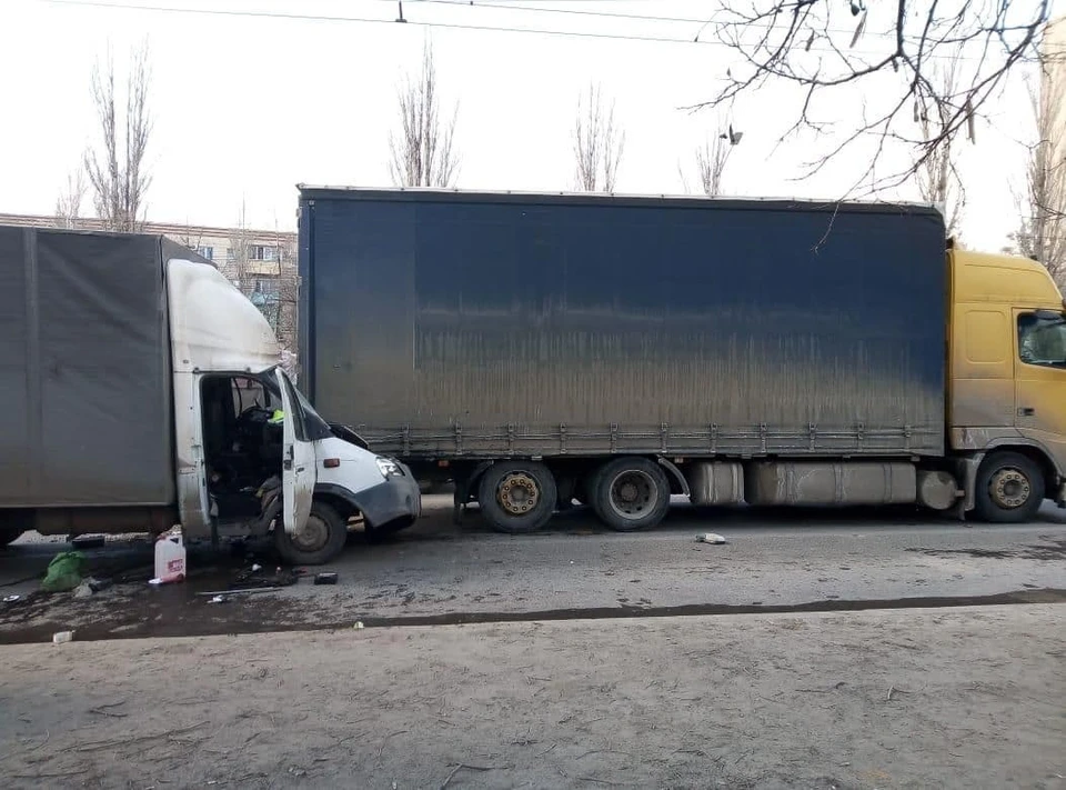 Молодой водитель не выдержал дистанцию и спровоцировал ДТП.