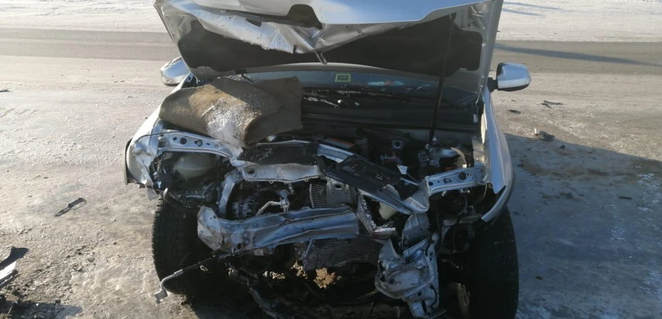 Автоледи в Ханты-Мансийске нарушила ПДД и совершила аварию Фото: ГИБДД России