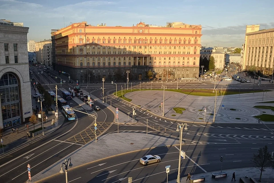 Вид на Лубянскую площадь в Москве.