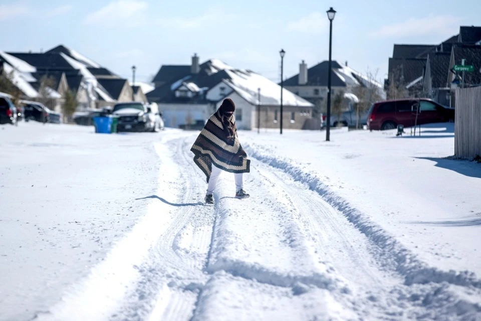 Снежная буря и морозы парализовали жизнь Техаса