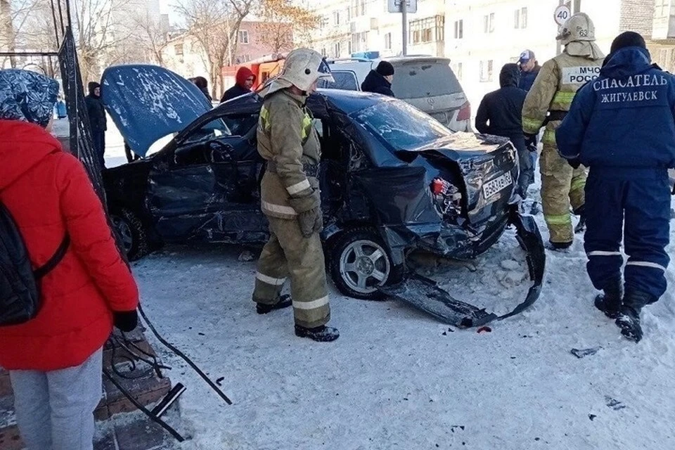 В аварии погиб водитель "Гранты". Фото - ДТП "Самара"