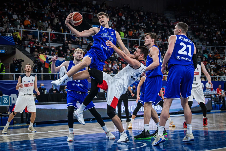 Сборная России обыграла баскетболистов из Эстонии со счетом 75:52. Фото: FIBA