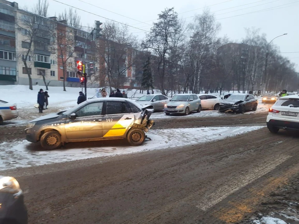 ДТП с пятью машинами на улице Терешковой