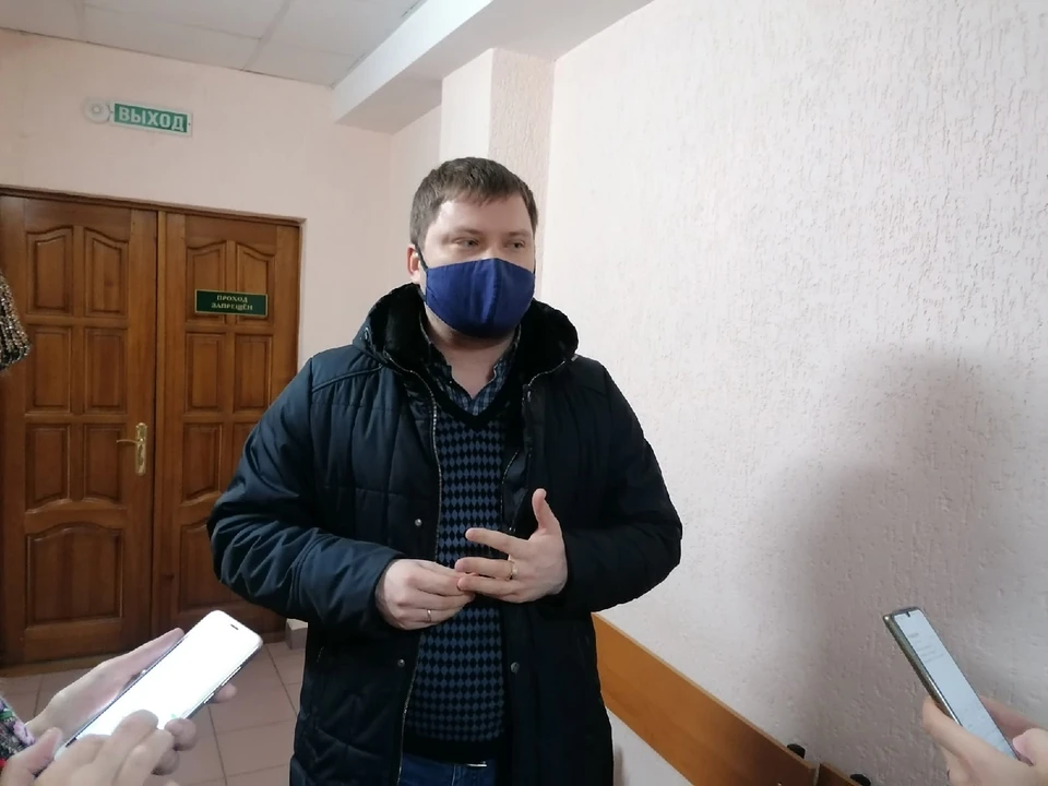 Адвокат Солдатовой Станислав Шебалин не считает, что его клиентка находится в бегах.