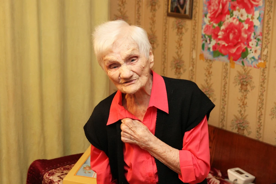 В Смоленске ветерана войны поздравили с 96-летием. Фото: Смоленский городской Совет.