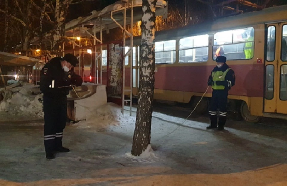 ЧП произошло на остановке «ТЦ Современник». Фото: ГИБДД Екатеринбурга