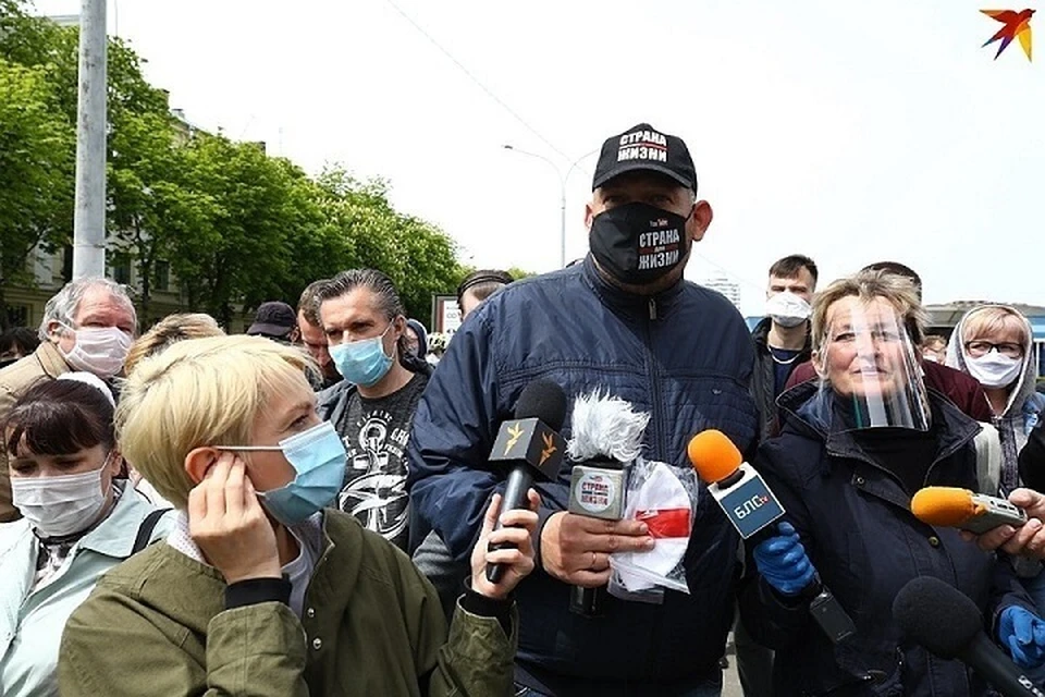 Сергею Тихановскому предъявили еще одно обвинение и оставили под стражей.