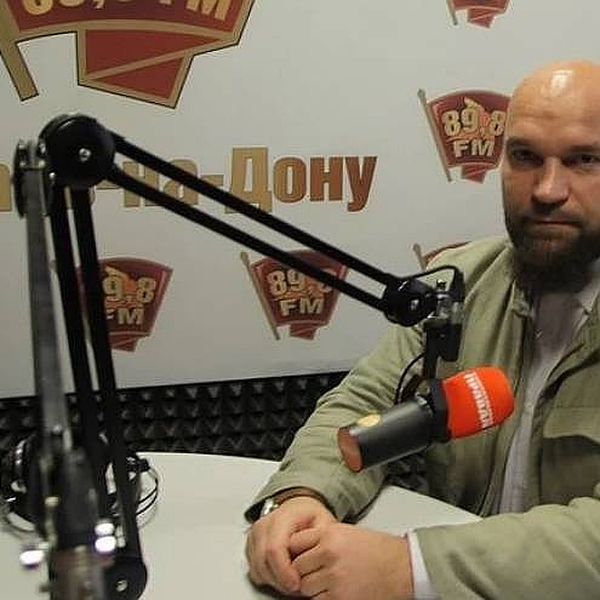 Либо надеть штаны, либо снять крест»: каминг-аут ростовского священника  прокомментировали в донской митрополии - KP.RU