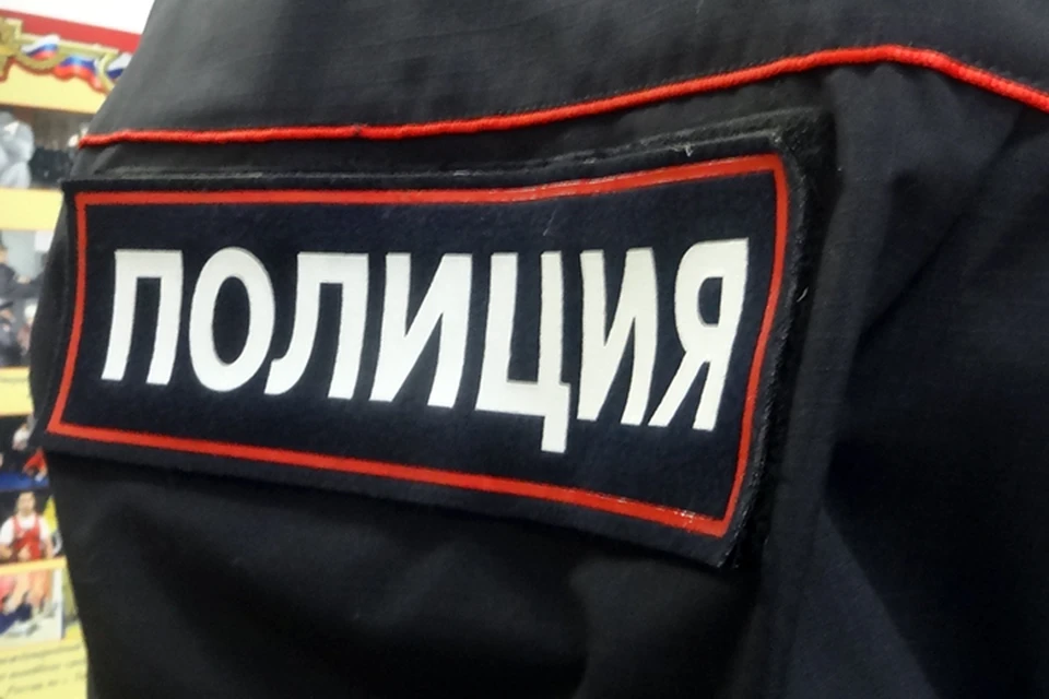 В тюменском аэропорту пьяный ямалец дал по голове полицейскому.