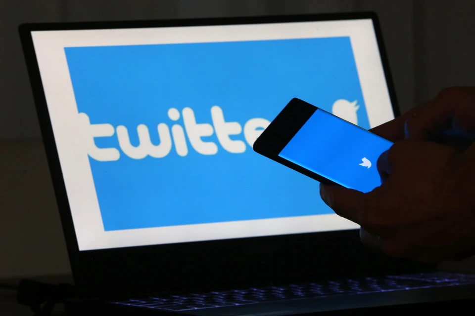 Роскомнадзор объявил, что начал замедлять скорость работы Twitter в России