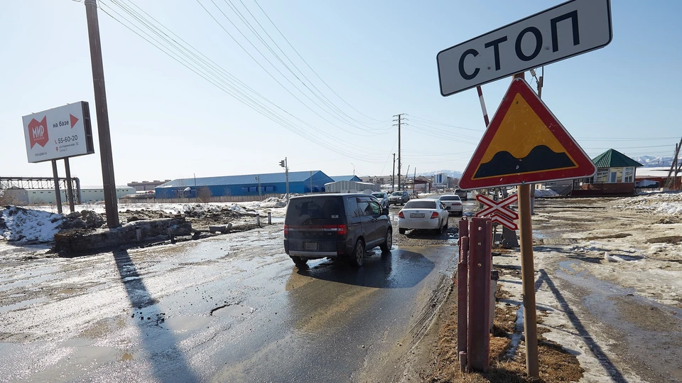 Особое опасение у автомобилистов вызывают два объекта: переезд в районе оптово-торговой базы на улице Украинской и возле военной комендатуры на проспекте Победы