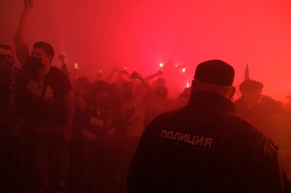 Смолянка обокрала посетителя бара.