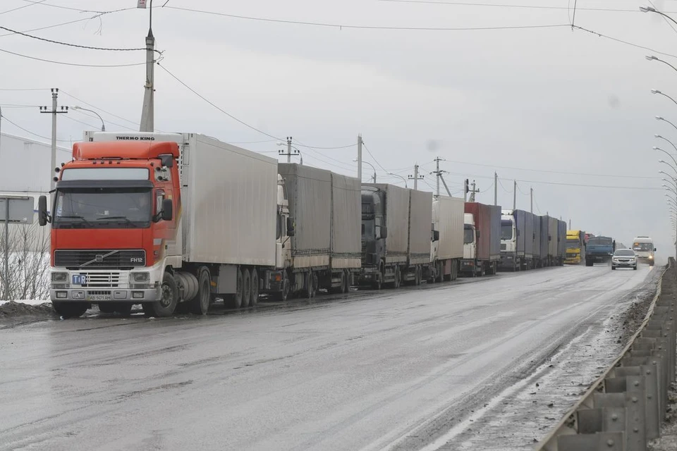 Автомобилистов предупредили о плохой видимости на трассах под Новосибирском.