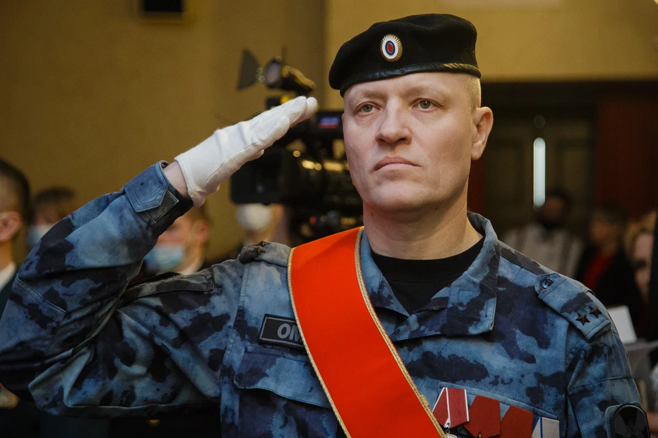 Сотрудникам, добившимся высоких результатов в оперативно-служебной деятельности, были вручены заслуженные награды. Фото пресс-службы Управления Росгвардии по Белгородской области.