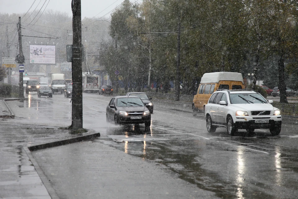 В связи с прогнозируемыми осадками в ночное время суток водителям перед началом движения следует проверять состояние стеклоочистителей и световых приборов.