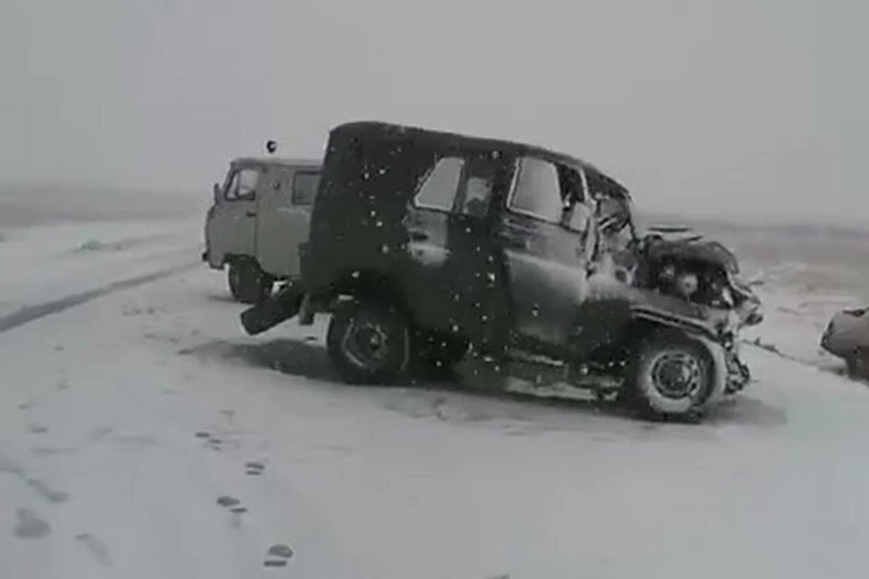 В Туве из-за в аварии погибли четыре человека. Стоп-кадр видео