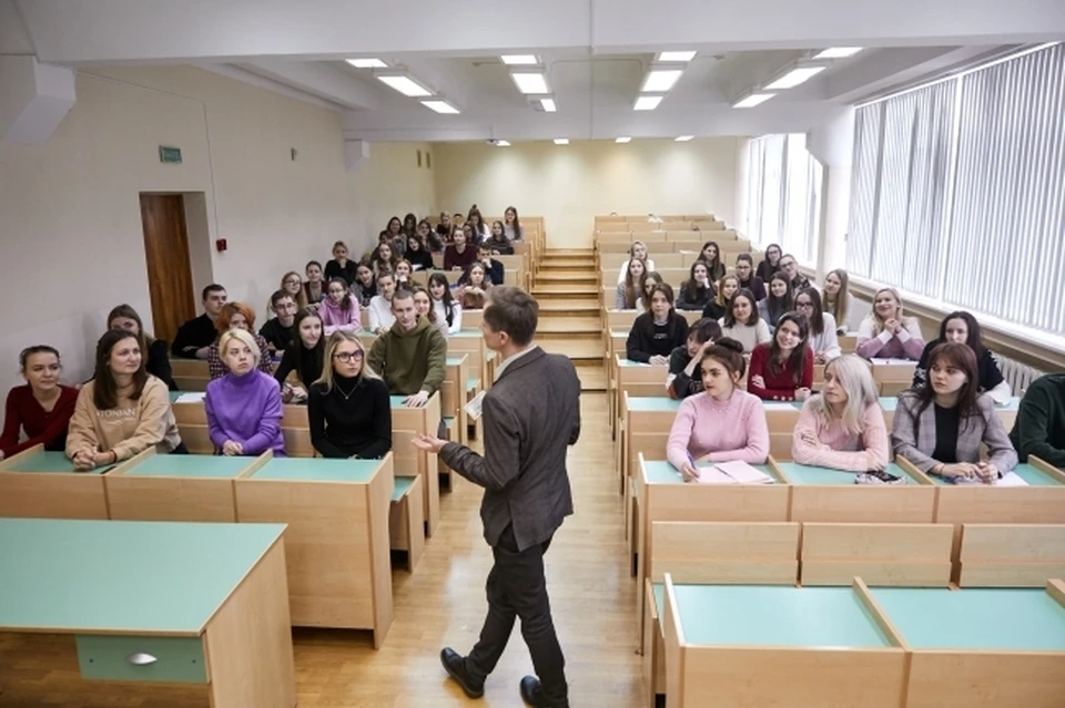 Студентов отправили на самоизоляцию.