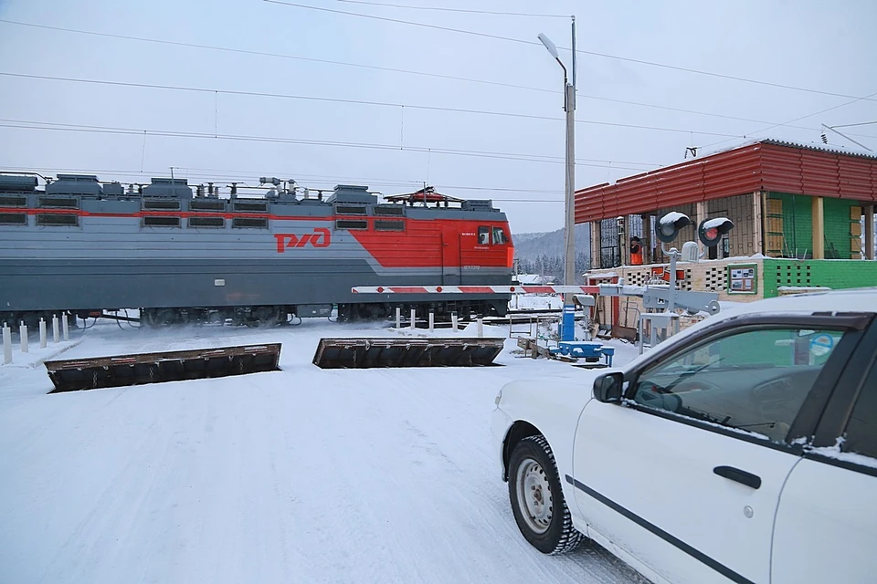 Красноярская железная дорога обновит около 120 переездов