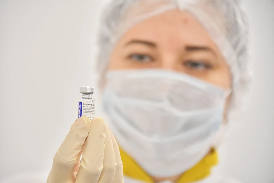Министерстве здравоохранения РФ начало процесс регистрации еще одной антиковидной вакцины - «Спутник Лайт», разработанной в Центре имени Гамалеи