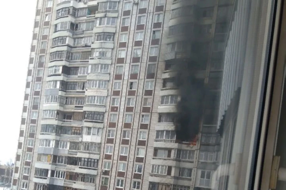 Горел балкон в многоэтажке. ФОТО: Кристина Камнева, группа "Жесть Ярославль" Вконтакте