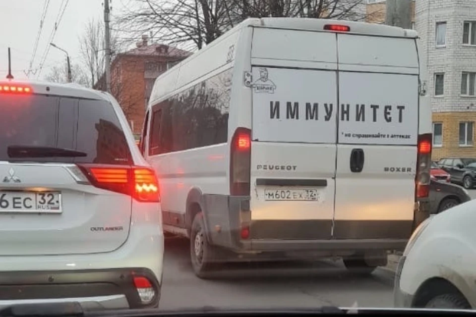 Брянец ищет свидетелей ДТП. Фото: "ЧП и ДТП Брянск".