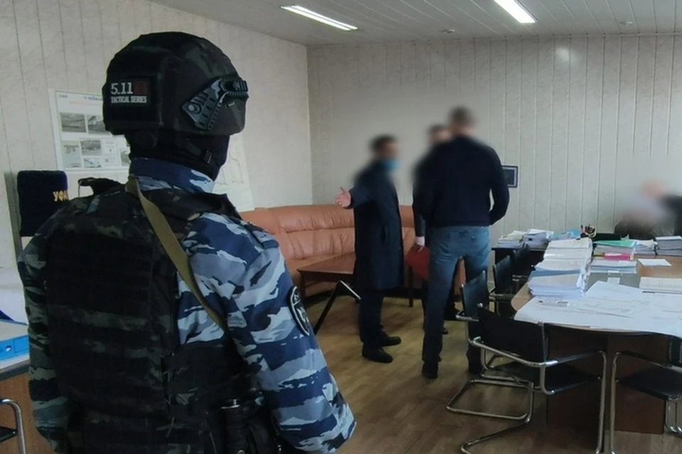 Обыски в компании прошли при поддержке бойцов ОМОНа // фото: МВД Башкирии