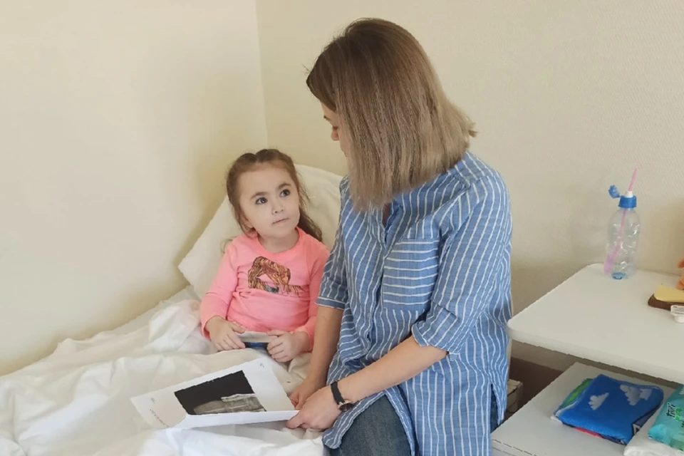 В ближайшее время Лера встанет на ноги после операции