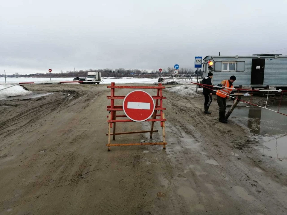Всего за минувшие сутки прекратили работу еще девять ледовых переправ региона. Фото: пресс-служба ГУ МЧС России по Томской области.