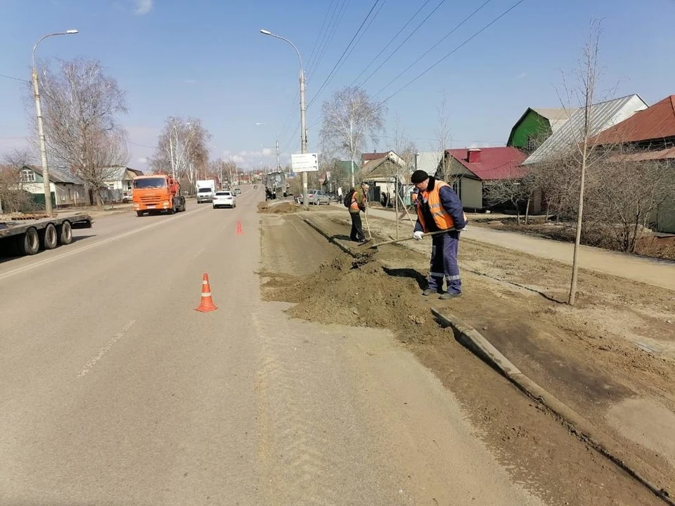 Рабочие готовят областной центр к лету