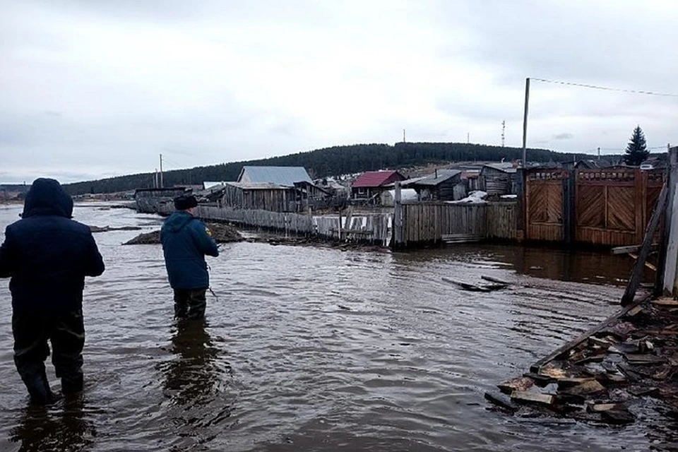 Режим ЧС объявлен в подтопленном поселке Залари в Иркутской области