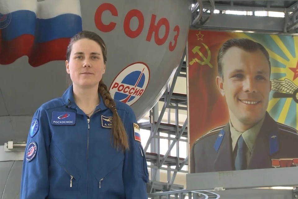 Анна Кикина поздравила новосибирцев с Днем Космонавтики. Фото: стоп-кадр