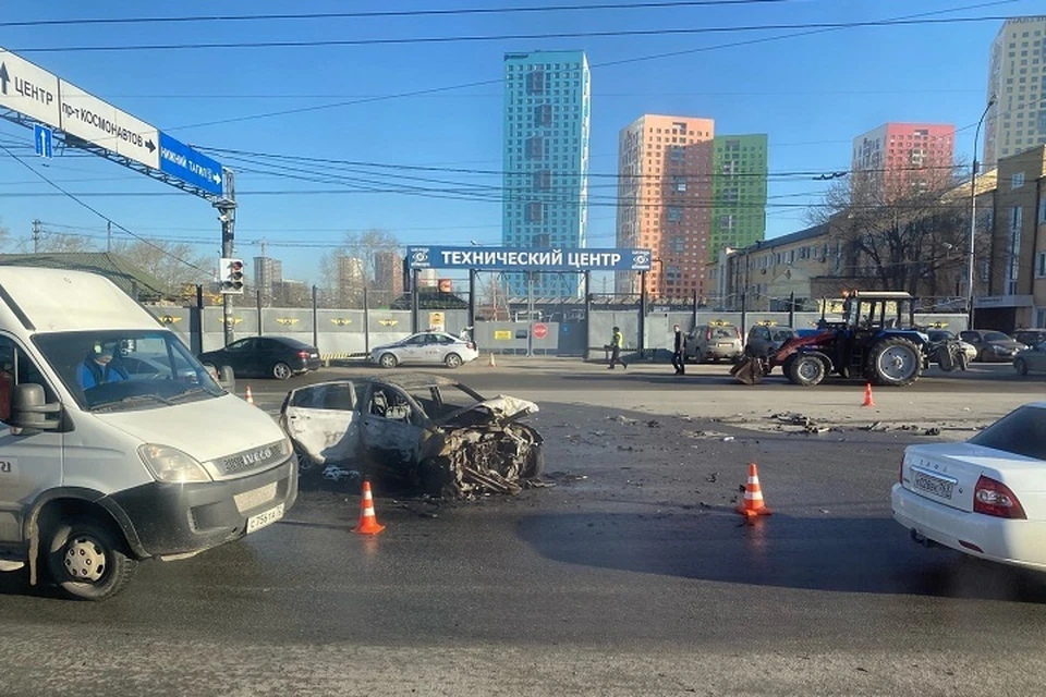 Автомобиль полностью сгорел Фото: читатель КП