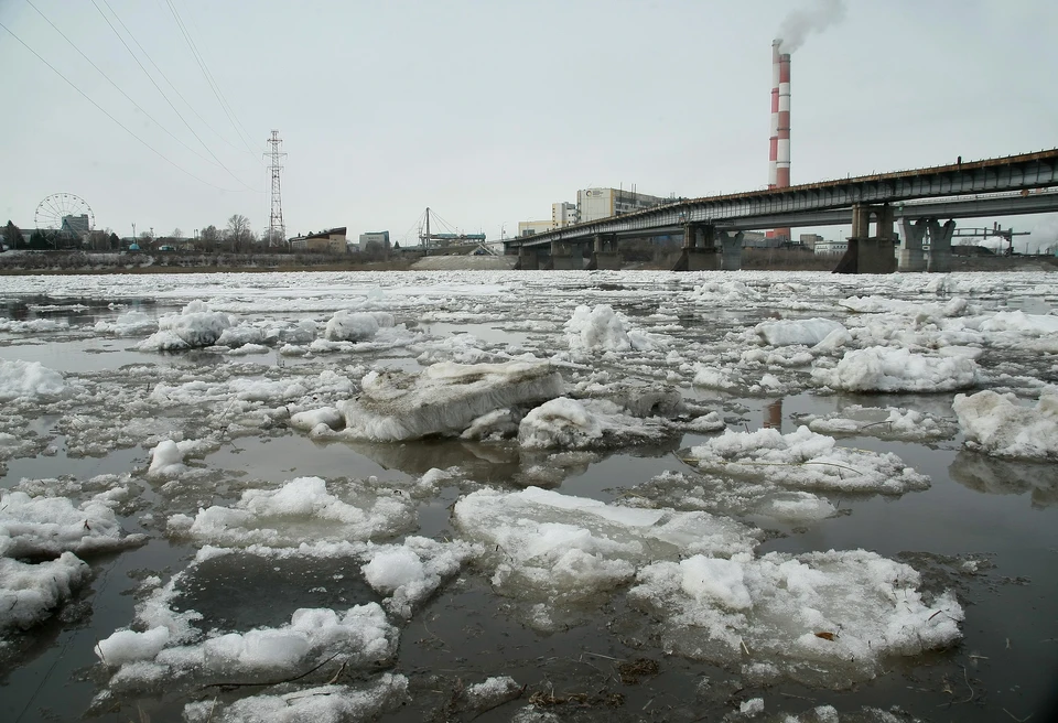 Плывущие по течению льдины жители области в течение предстоящей недели увидят еще не раз. Фото: Федор Баранов.