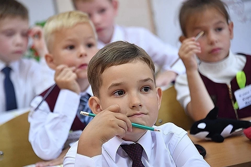 Психолог объяснила, стоит ли отдавать ребенка в школу в шесть лет
