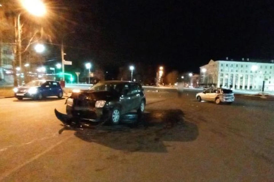 В ночном ДТП в центре Ярославля пострадали три человека