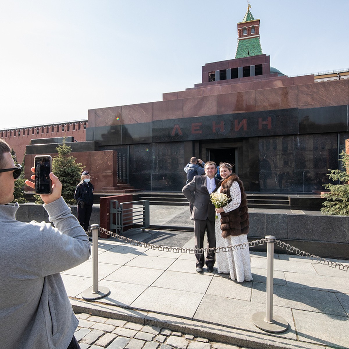 Расписание мавзолея ленина 2024. Фото Ленина в мавзолей в Москве 2022. Мавзолей Ленина в Москве на красной площади в 2023 году.