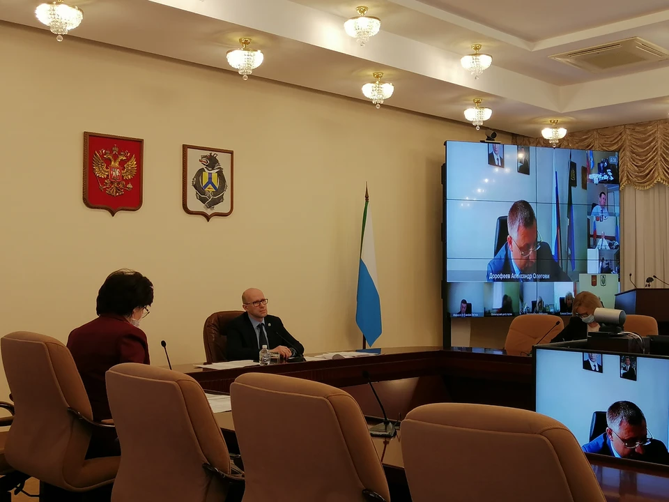 Евгений Никонов настоял на ускорении вакцинации