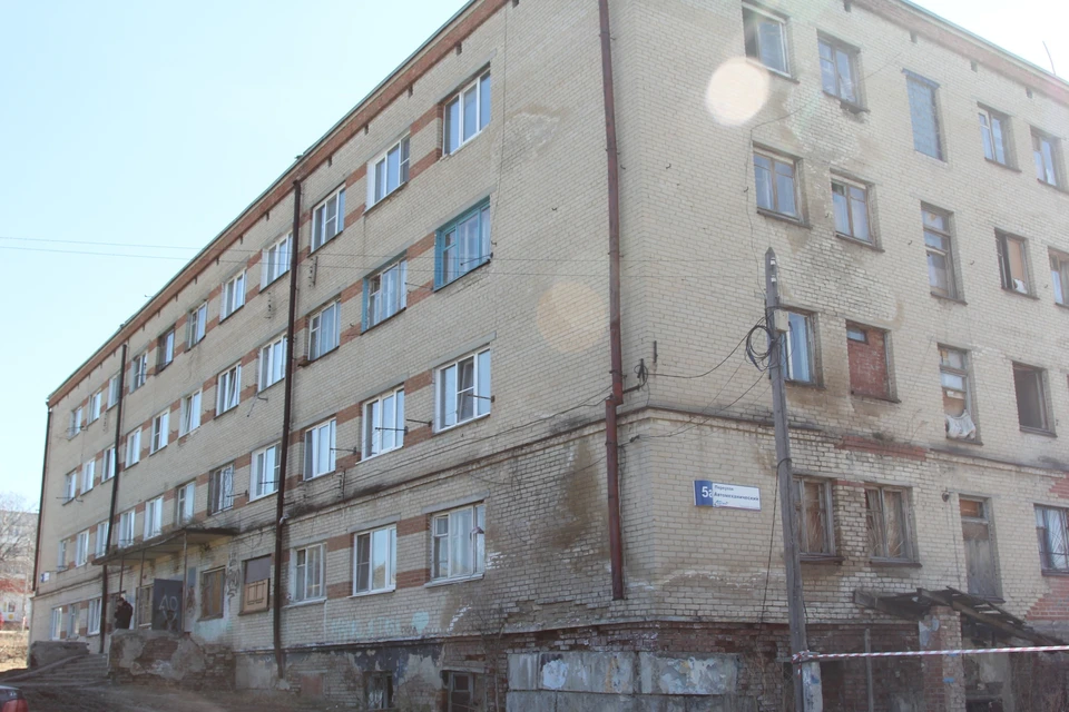 Площадь обрушения составила 8 квадратных метров. Фото: мэрия Миасса