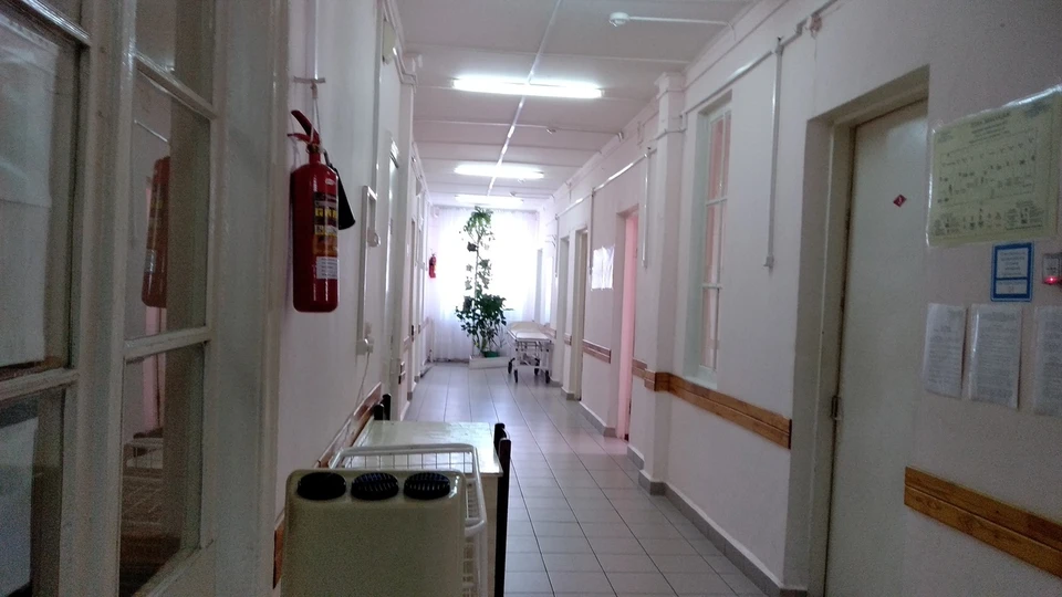 В больницах и стационарах с COVID-19 и пневмониями проходят лечение 954 человека