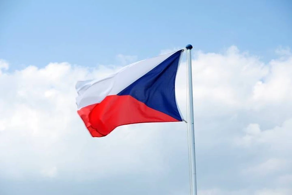 Латвия и Литва в знак солидарности с Чехией высылают российских дипломатов