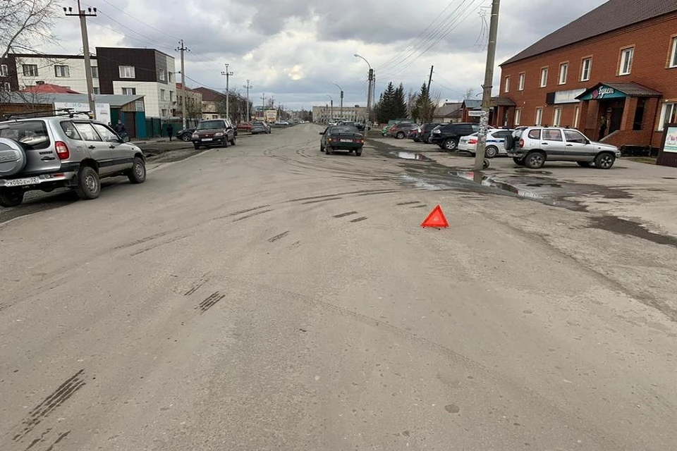 Водитель "ВАЗа" без прав сбил пенсионерку: она в больнице. Фото: ГИБДД по НСО.
