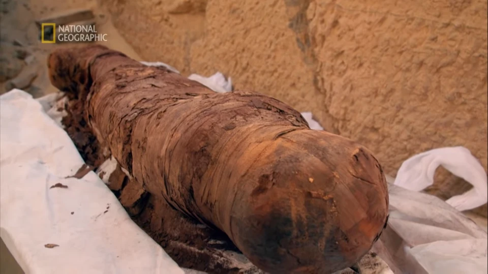 Обнаруженная в Фивах беременная мумия