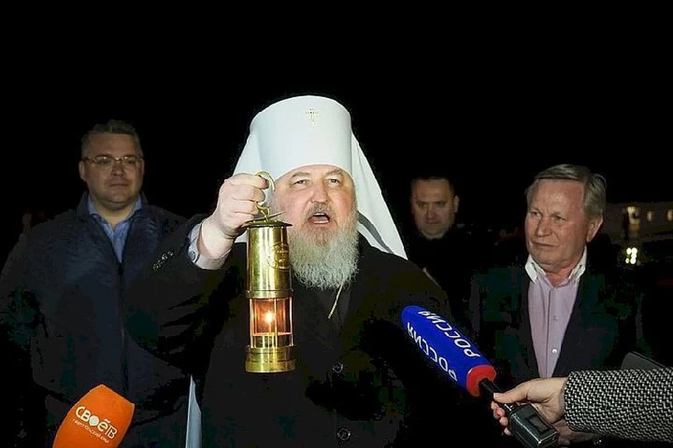 Благодатный огонь доставили в Ставрополь.