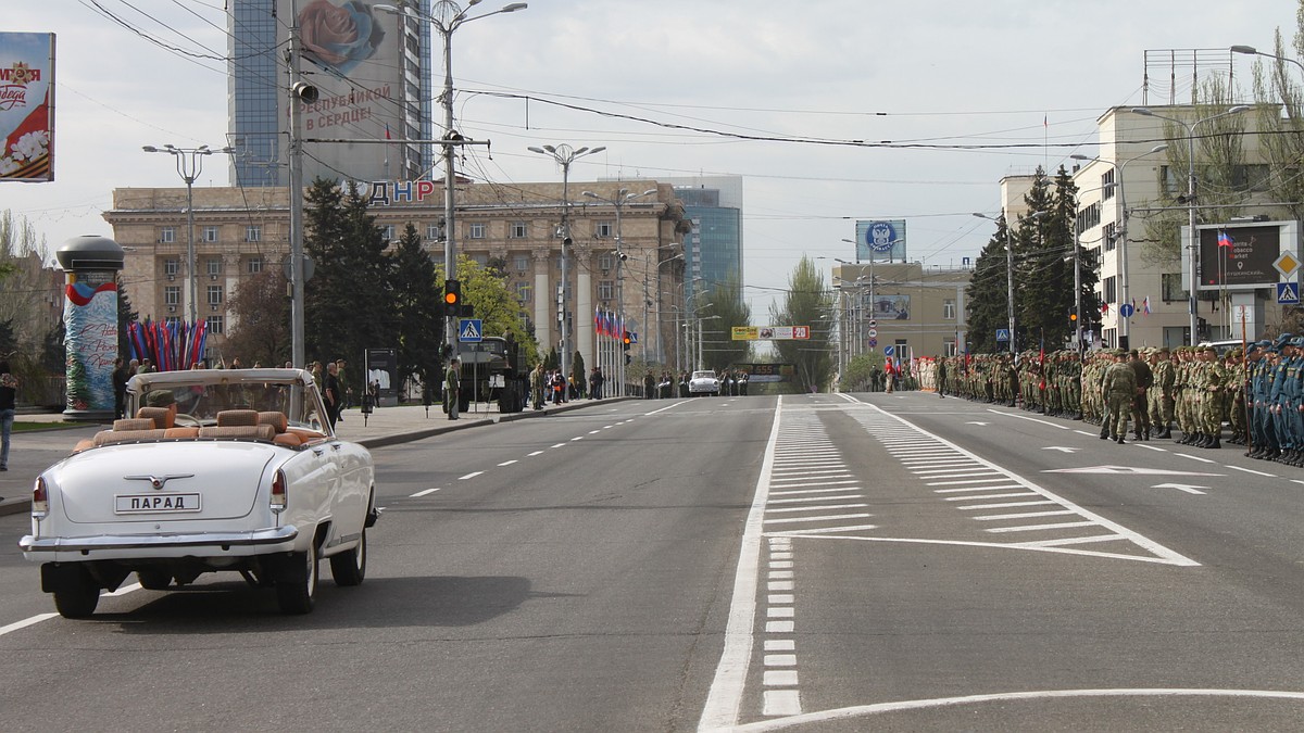 Парад Победы в Донецке – 2021: В центре города прошла первая открытая  репетиция - KP.RU