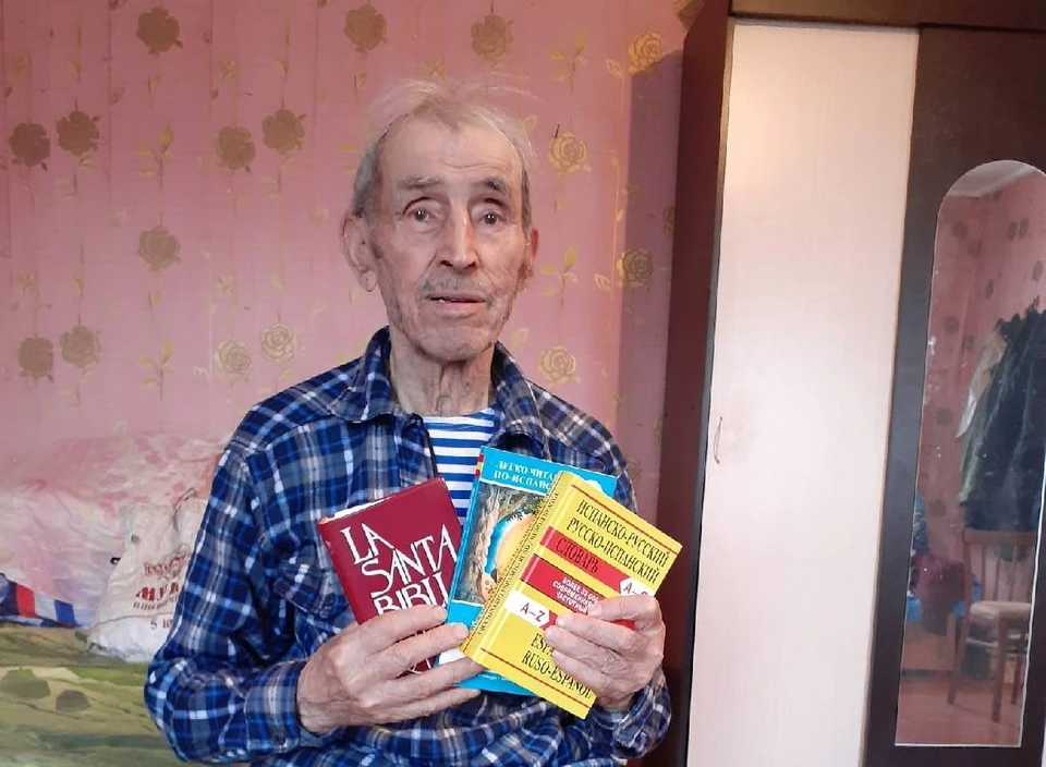 Виктор Арета начал читать книги на родном языке