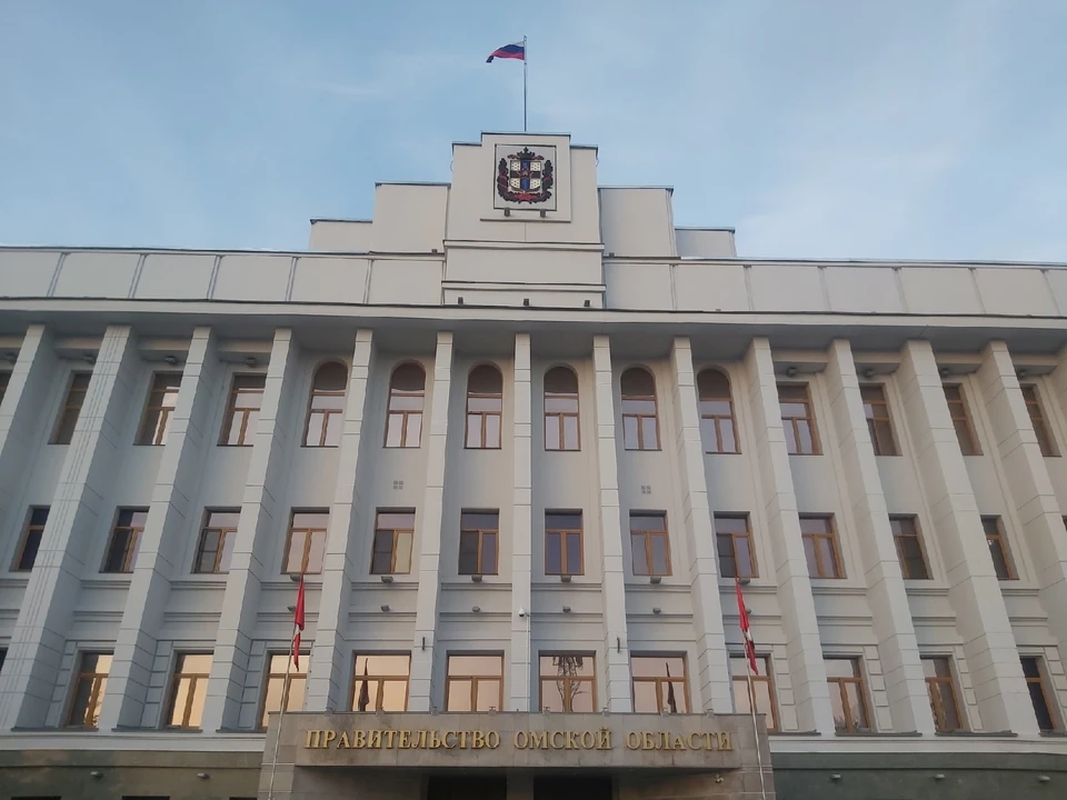 Губернатор Александр Бурков даже не вошел в тройку лидеров по доходам за прошлый год.