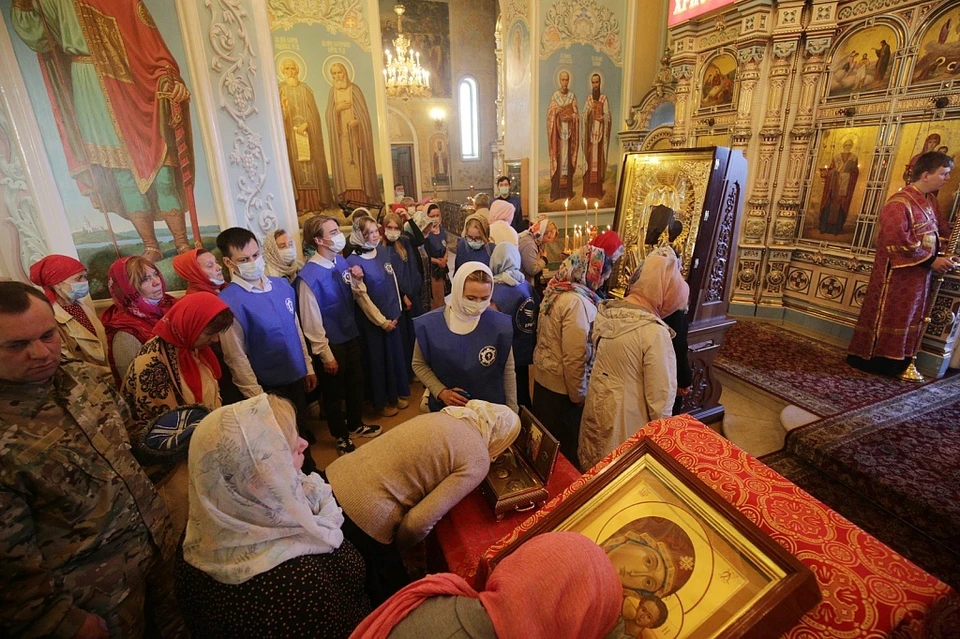 В Челябинск доставили ковчег с частью пояса Пресвятой Богородицы. Фото: пресс-служба Челябинской епархии
