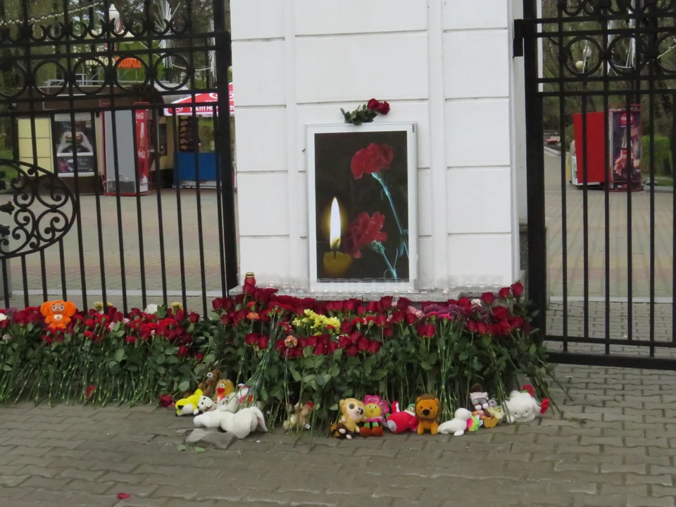 Акция памяти погибших казанских школьников прошла в Хабаровске